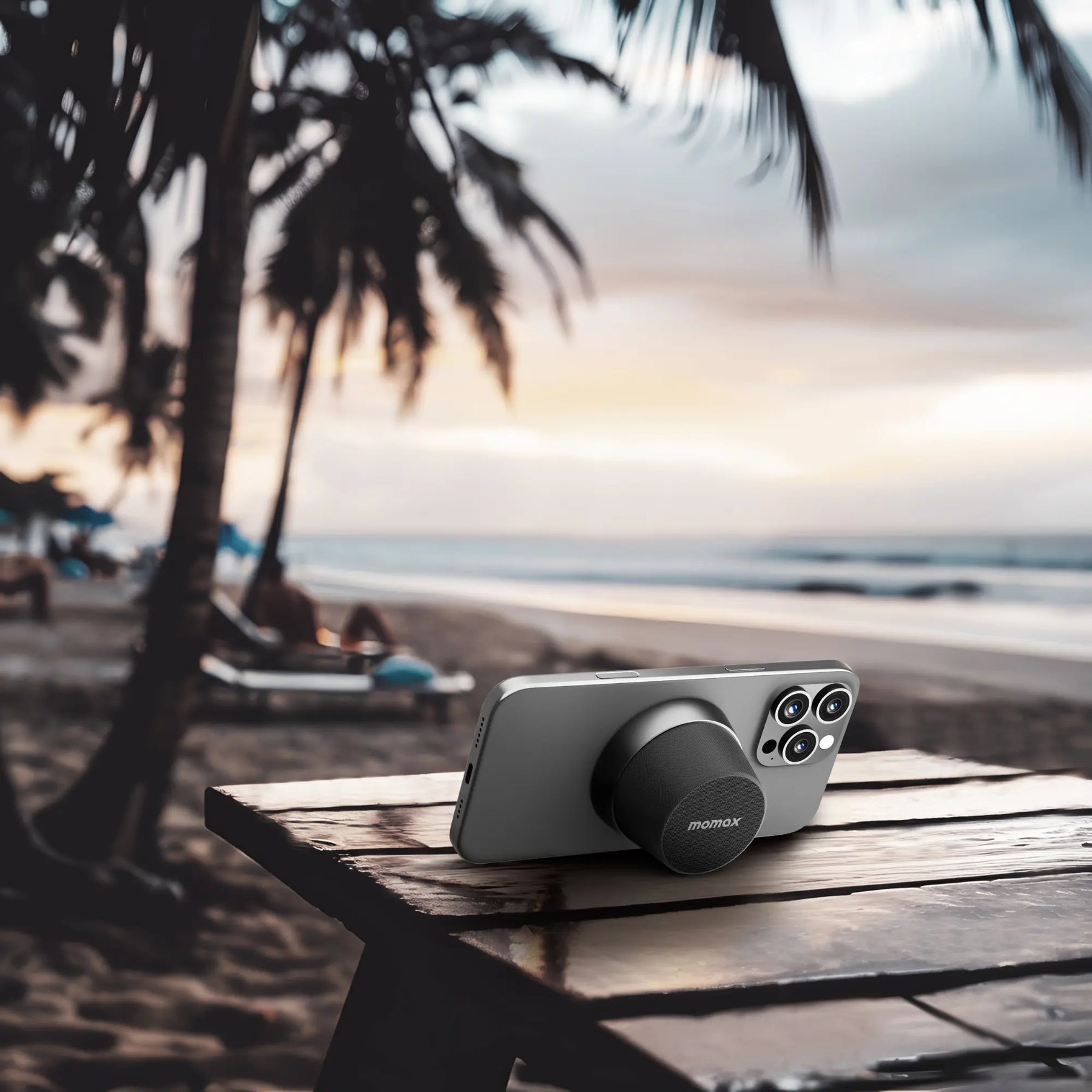 MOMAX 1-Vibe Go Magnetic Wireless speaker